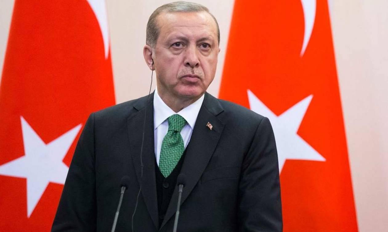 Liberation: «Μα ποιος τέλος πάντων θα σταματήσει τον Ερντογάν;»