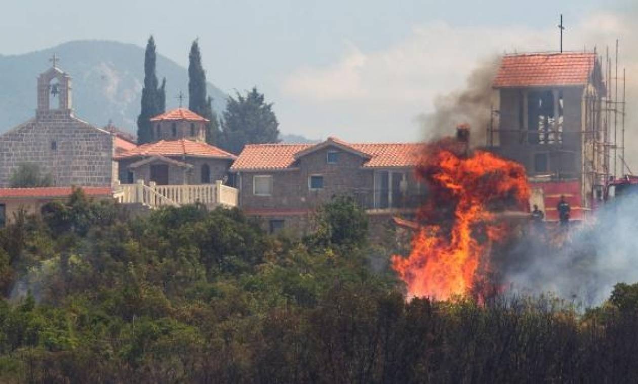 Έκκληση απόγνωσης από το Μαυροβούνιο για να μπορέσει να θέσει υπό έλεγχο τις τεράστιες πυρκαγιές