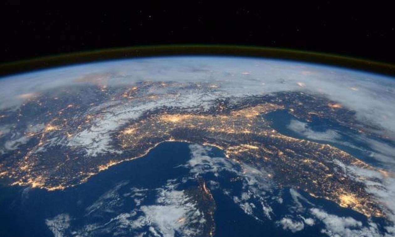 Εντυπωσιακό βίντεο: Καθηλώνει η εικόνα της Γης από τον Διεθνή Διαστημικό Σταθμό!