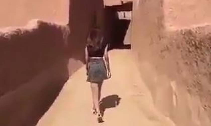 Σ. Αραβία: Συνελήφθη γυναίκα που κυκλοφορούσε με μίνι φούστα