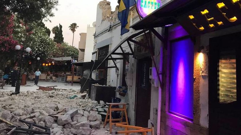 Σεισμός Κως Live: Εικόνες καταστροφής με το πρώτο φως της ημέρας 
