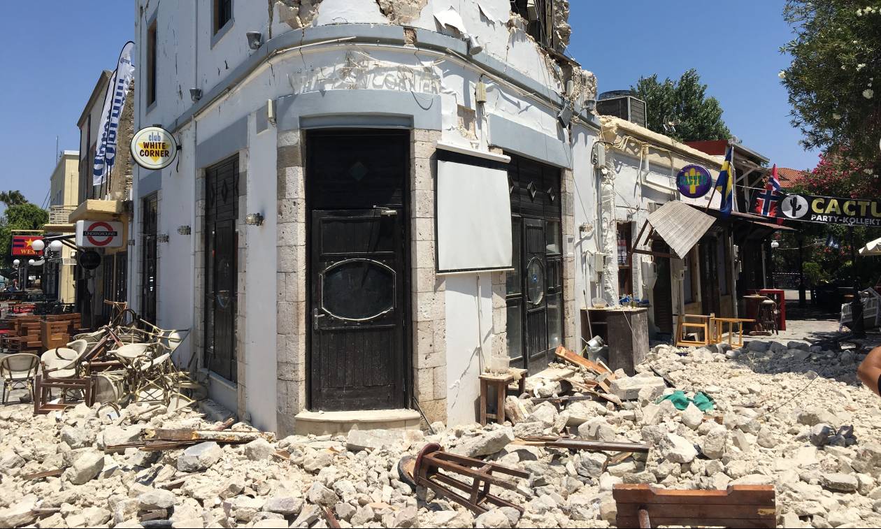 Το Newsbomb.gr στην Κω: Εικόνες «Αποκάλυψης» μετά το φονικό σεισμό των 6,7 Ρίχτερ