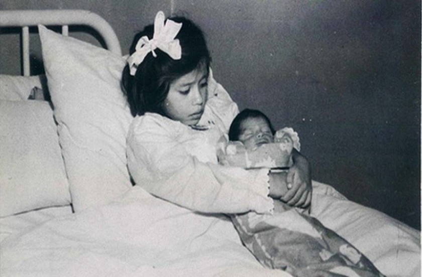 Η σοκαριστική ιστορία της 5χρονης που έγινε η νεότερη μητέρα στον κόσμο (photos)