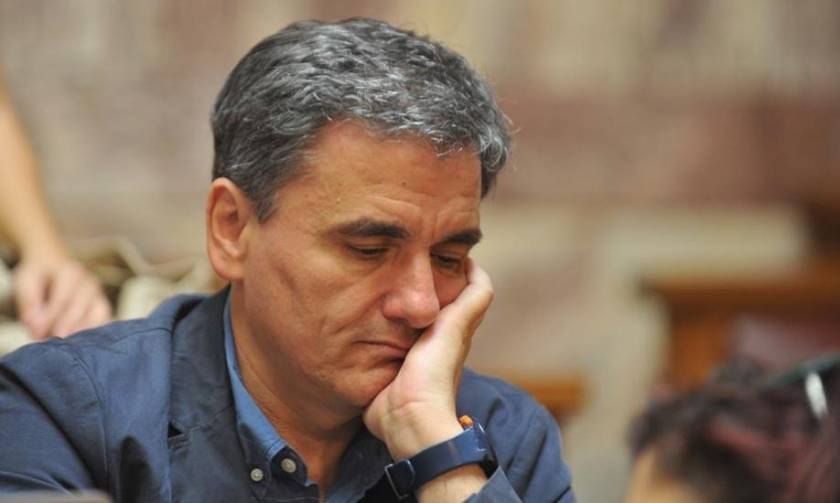 Tsakalotos on new bond issue: «Results exceeded our expectations»