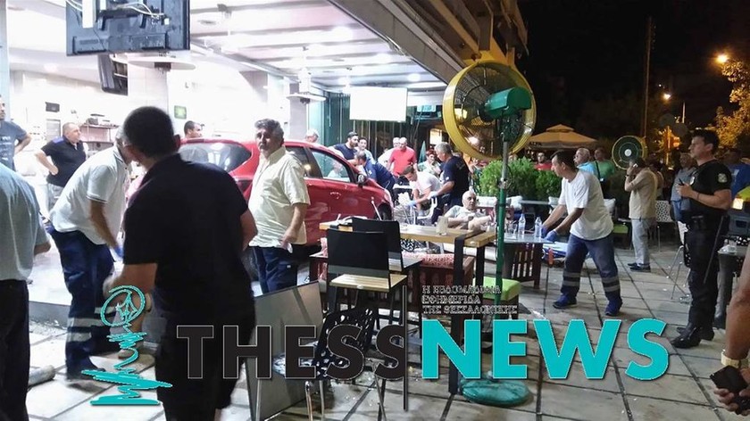 Απίστευτο περιστατικό με τραυματίες στη Θεσσαλονίκη: Όχημα «μπούκαρε» σε καφετέρια! (pics+vid)