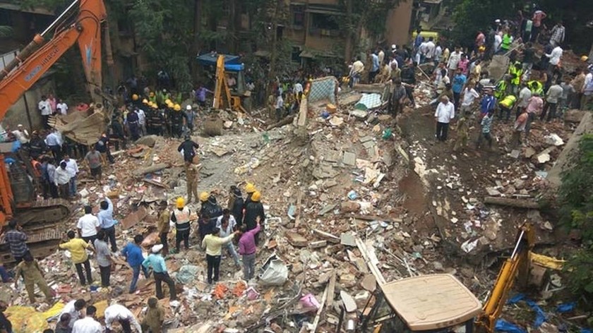Ανείπωτη τραγωδία στην Ινδία: Κατέρρευσε πολυκατοικία – 17 νεκροί (pics+vids)