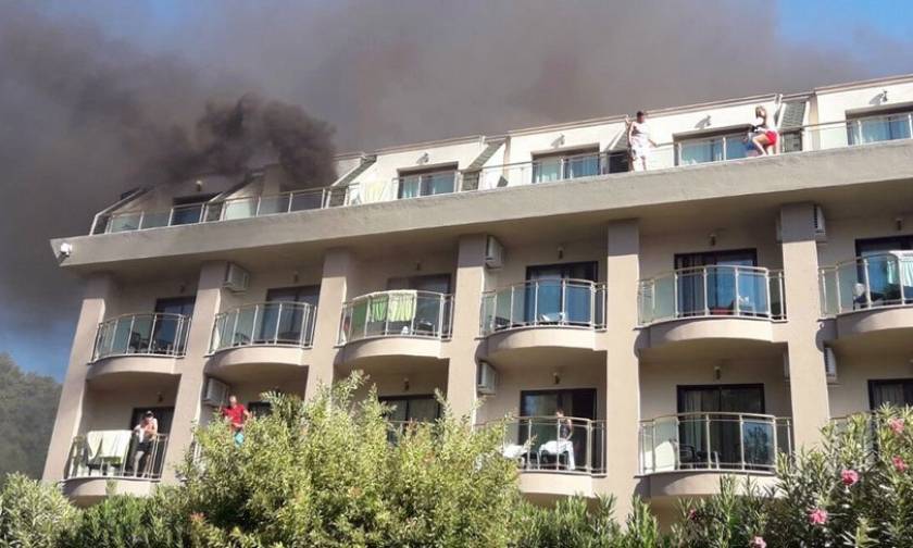 Φωτιά σε ξενοδοχείο: Πανικός για 400 τουρίστες (pics)