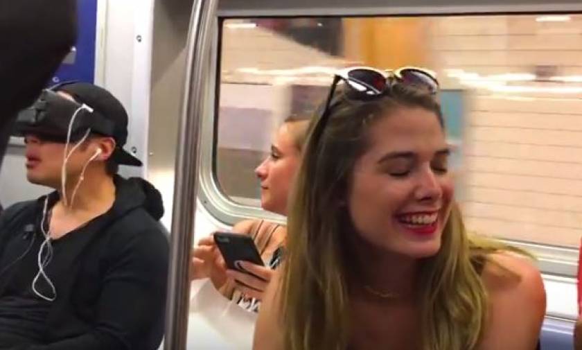 Σάλος μέσα σε Μετρό: Έβλεπε πορνό και ξέχασε τα ηχεία ανοιχτά! – Το βίντεο που τον «έκαψε»
