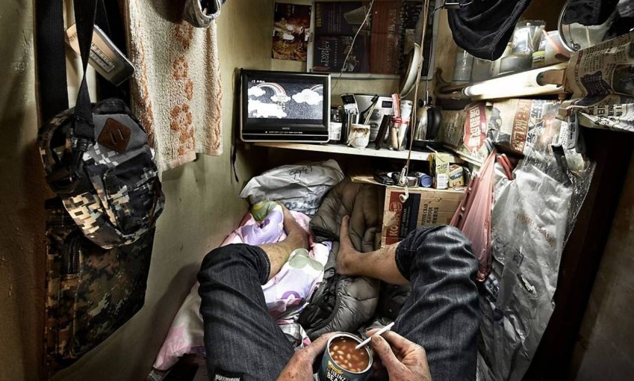 Εικόνες σοκ από τα «διαμερίσματα φέρετρα» στα οποία ζουν 200.000 άνθρωποι (photos)