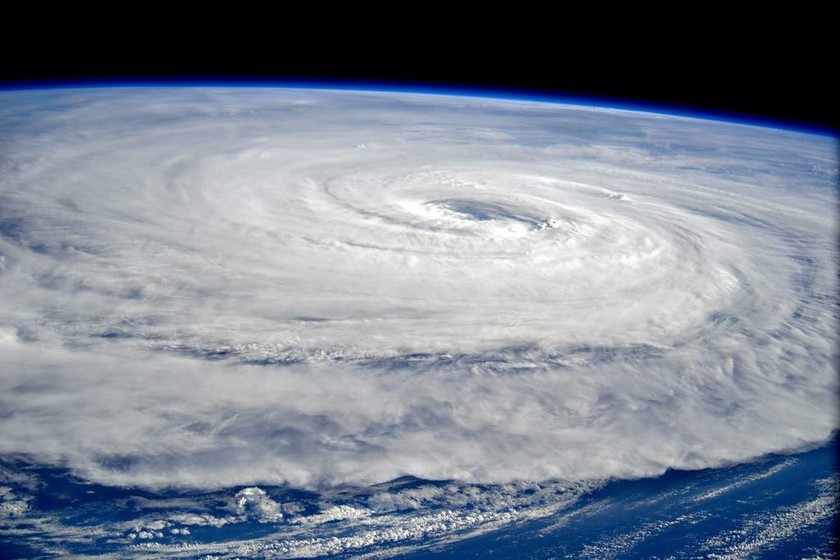 Εντυπωσιακό: Δες πώς φαίνεται από το Διάστημα η μεγαλύτερη καταιγίδα στον πλανήτη!