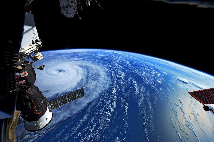 Εντυπωσιακό: Δες πώς φαίνεται από το Διάστημα η μεγαλύτερη καταιγίδα στον πλανήτη!