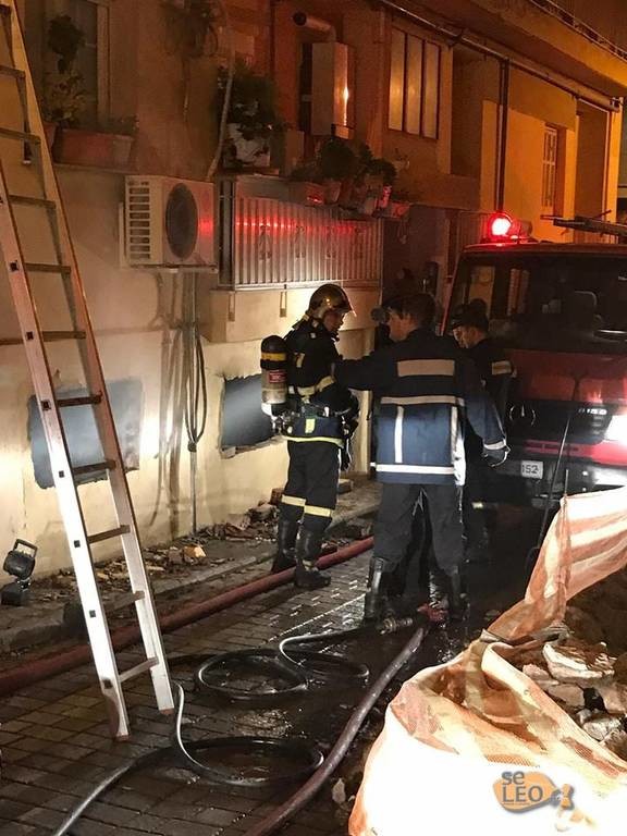 Συναγερμός! Άνδρας έβαλε φωτιά σε πολυκατοικία στη Θεσσαλονίκη (Pics)