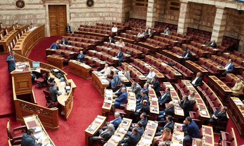 Βουλή: Υπερψηφίστηκε το νομοσχέδιο για την Υγεία