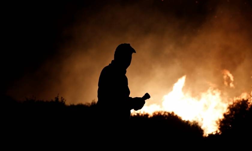Φωτιά ΤΩΡΑ: Δύσκολη νύχτα στη Μυτιλήνη - «Πρόκειται για εμπρησμό»