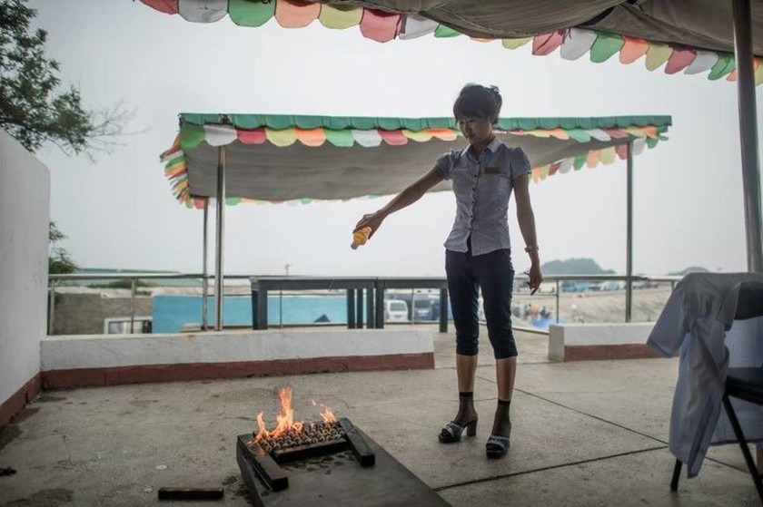 Το σπάνιο βίντεο από beach party στη Βόρεια Κορέα που ο Κιμ Γιονγκ Ουν θέλει να δεις