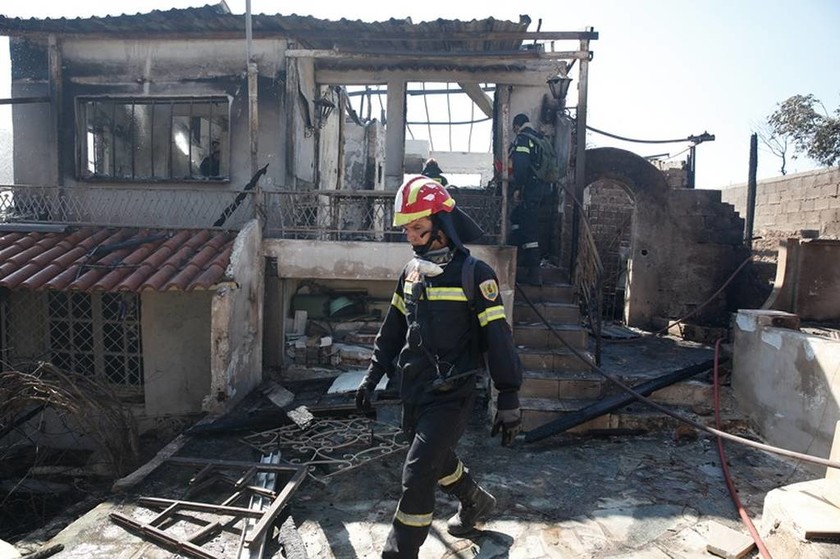 Φωτιά Λαγονήσι: Κρανίου τόπος η περιοχή - Εικόνες που σοκάρουν από την πύρινη καταστροφή