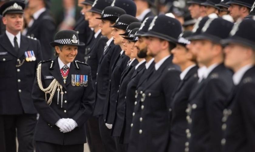 Η πρώτη γυναίκα αρχηγός της αστυνομίας του Λονδίνου στη Vogue! (pics)
