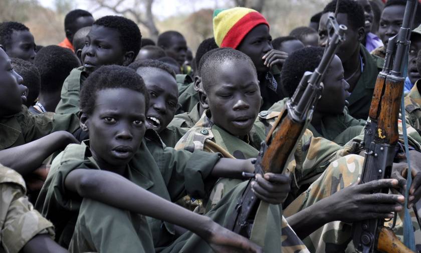 Εφιαλτικές στιγμές στο Κονγκό: Εγκληματίες πολέμου καταδιώκουν στρατό από παιδιά