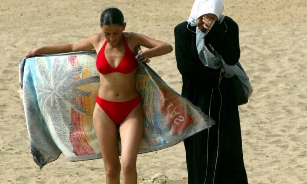 Η επανάσταση του μπικίνι: Χιλιάδες γυναίκες αψηφούν τις απειλές των υπερσυντηρητικών μουσουλμάνων
