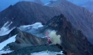 Ανατριχιαστικό βίντεο: Παραλίγο τραγωδία με ελικόπτερο που στροβιλίστηκε στις Άλπεις (vid)