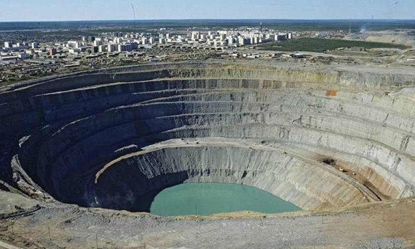 Russia: Eight missing in flooded diamond mine