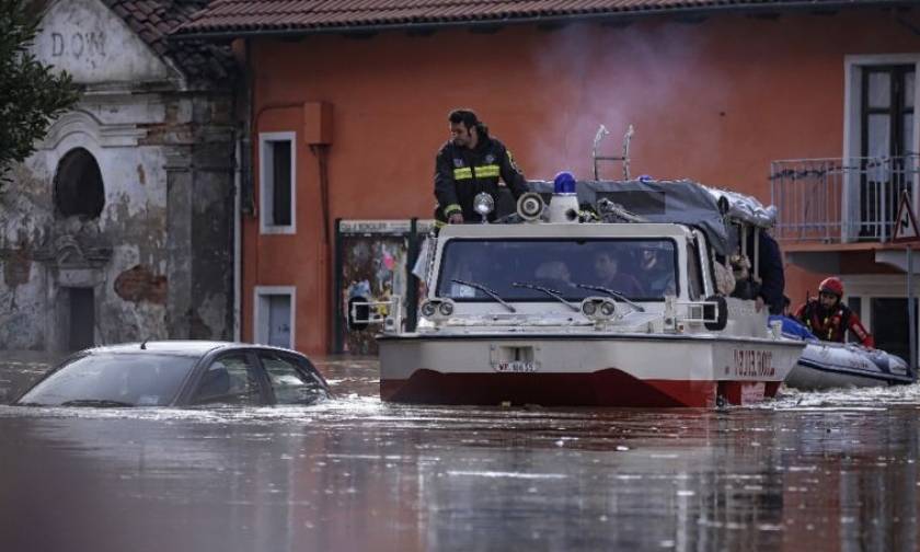 Δραματική αλλαγή του καιρού στην Ιταλία: Μετά τον καύσωνα, ισχυρές βροχές και νεκροί
