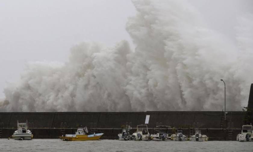 Ιαπωνία: Φονικός τυφώνας σαρώνει τη χώρα (pics)