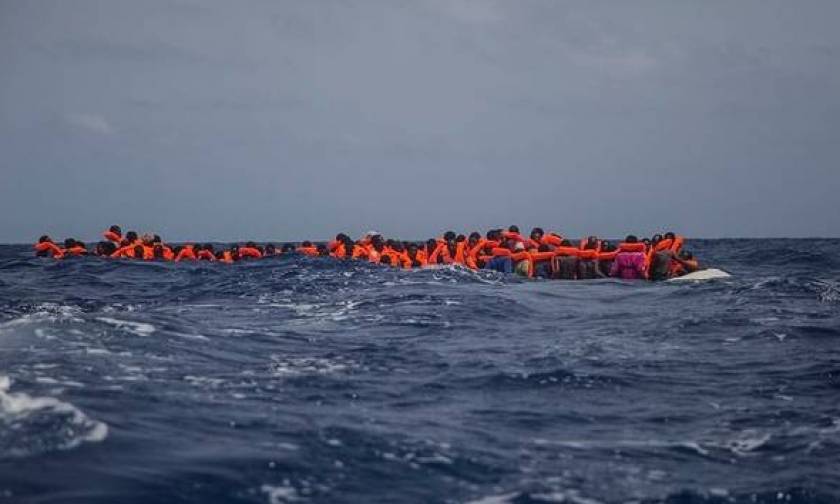 Φόβοι για 55 νεκρούς μετανάστες – Οι διακινητές τους ανάγκασαν να πέσουν στη θάλασσα
