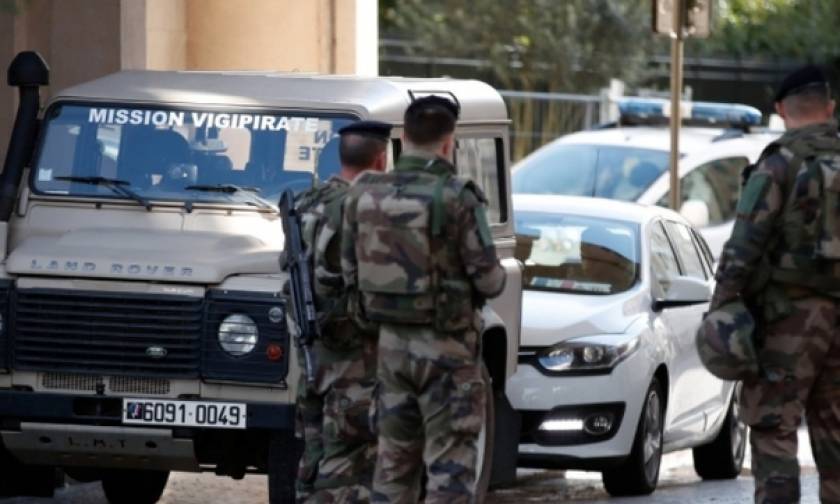Δεν έχει ποινικό μητρώο ο Αλγερινός δράστης της επίθεσης κατά στρατιωτών στο Παρίσι