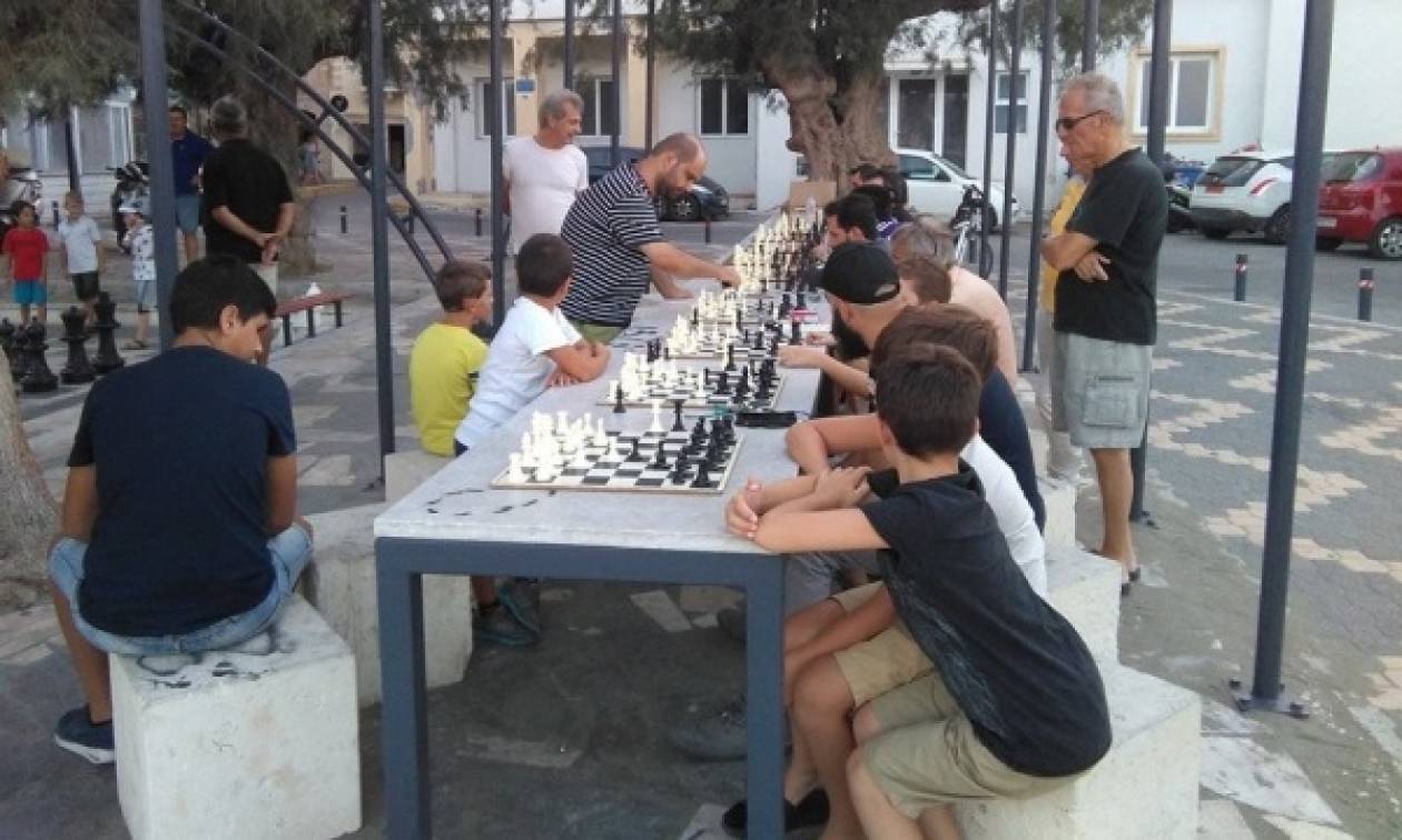 Κρήτη: Παίξτε σκάκι σε υπαίθρια σκακιέρα!