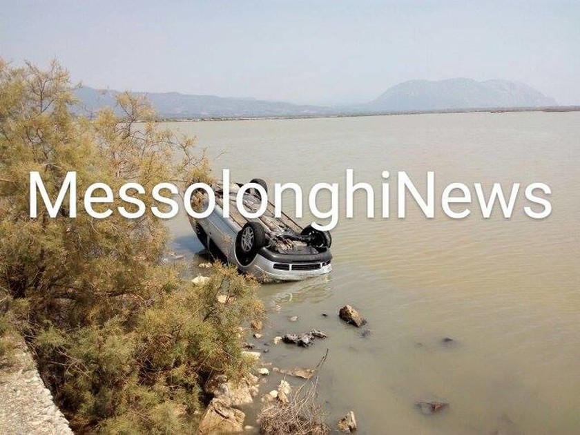 Μεσολόγγι: ΙΧ έκανε «βουτιά» στη λιμνοθάλασσα Κλείσοβας (pics)