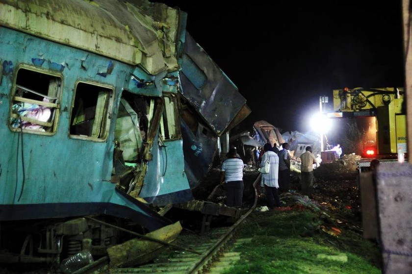 Αίμα στις ράγες: 49 νεκροί και δεκάδες τραυματίες από σφοδρή σύγκρουση τρένων στην Αίγυπτο