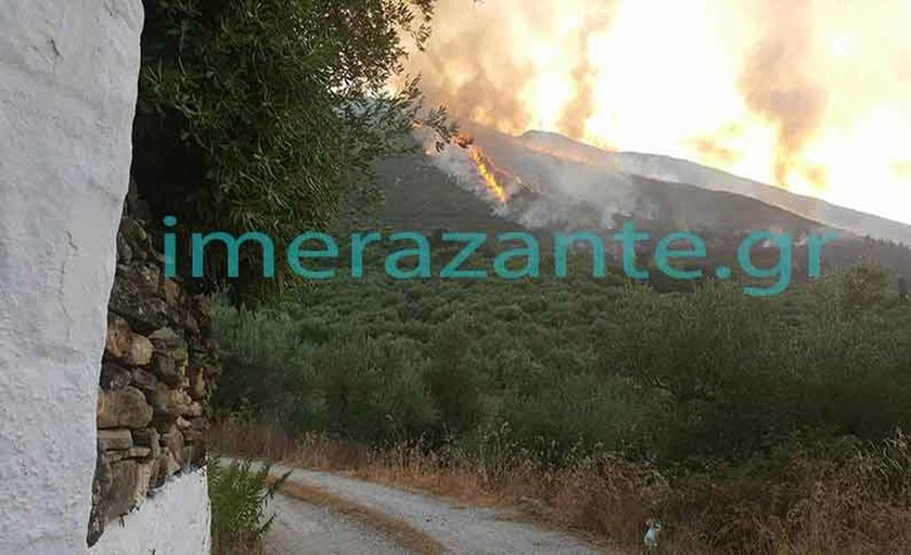Φωτιά ΤΩΡΑ: Μαίνεται το πύρινο μέτωπο στη Ζάκυνθο (pics&vids)