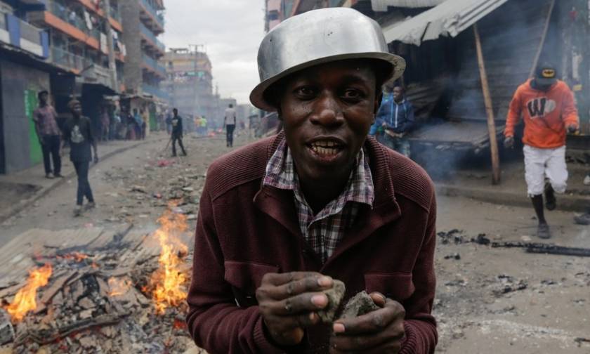 Μακελειό στην Κένυα: Εννέα νεαροί σκοτώθηκαν από σφαίρες στο Ναϊρόμπι (Vid)