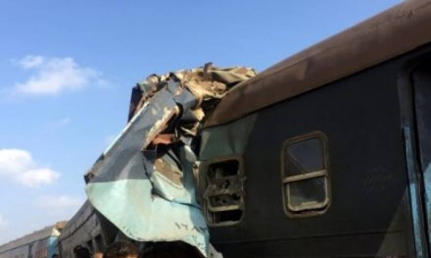 Ασύλληπτη τραγωδία στην Αίγυπτο: Στους 41 οι νεκροί από τη σύγκρουση των δύο τρένων