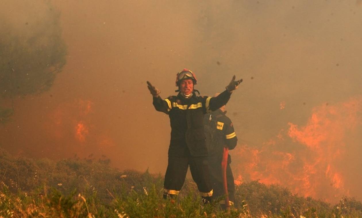 Φωτιά Βαρνάβας Live: Καίγονται τα πάντα - Οι συγκλονιστικές εικόνες που κάνουν το γύρο του κόσμου