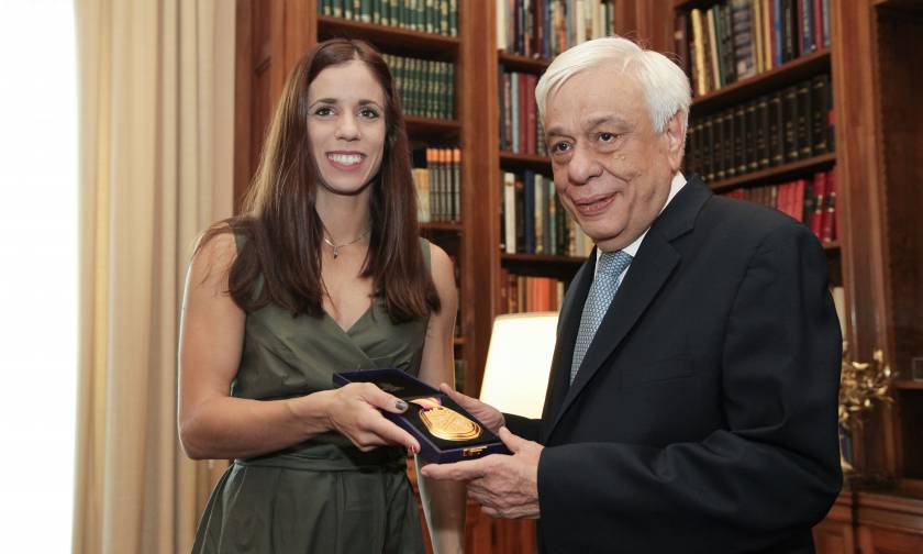 President Pavlopoulos receives world champion Stefanidi at the presidential mansion
