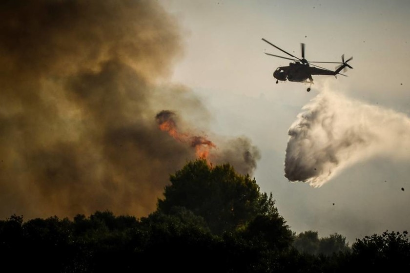 Φωτιά Live: Κόλαση - Η Ελλάδα φλέγεται! Εικόνες από τις πυρκαγιές που θα μείνουν στην Ιστορία