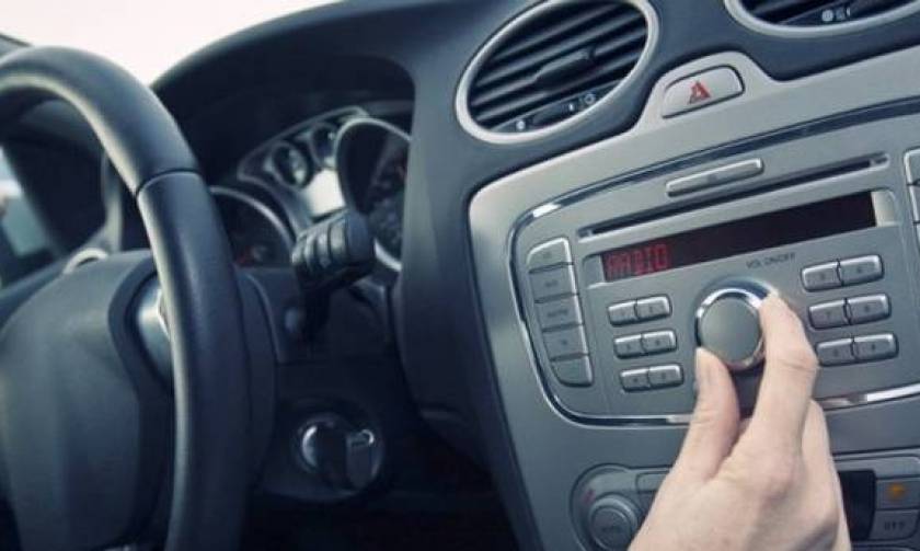 Εσείς χαμηλώνετε το ραδιόφωνο όταν παρκάρετε το αυτοκίνητό σας; Δείτε γιατί το κάνετε!