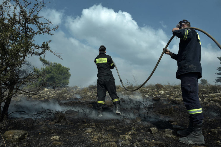 Φωτιά LIVE: Η Αττική φλέγεται - Κόλαση στο Καπανδρίτι - Η πυρκαγιά δεν αφήνει τίποτα όρθιο