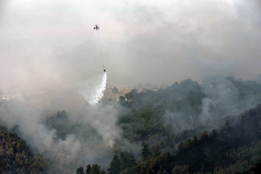 Φωτιά LIVE: Η Αττική φλέγεται - Κόλαση στο Καπανδρίτι - Η πυρκαγιά δεν αφήνει τίποτα όρθιο