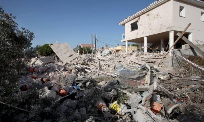 Καταλονιά: Οι κάτοικοι του σπιτιού όπου έγινε η έκρηξη προετοίμαζαν εκρηκτικά