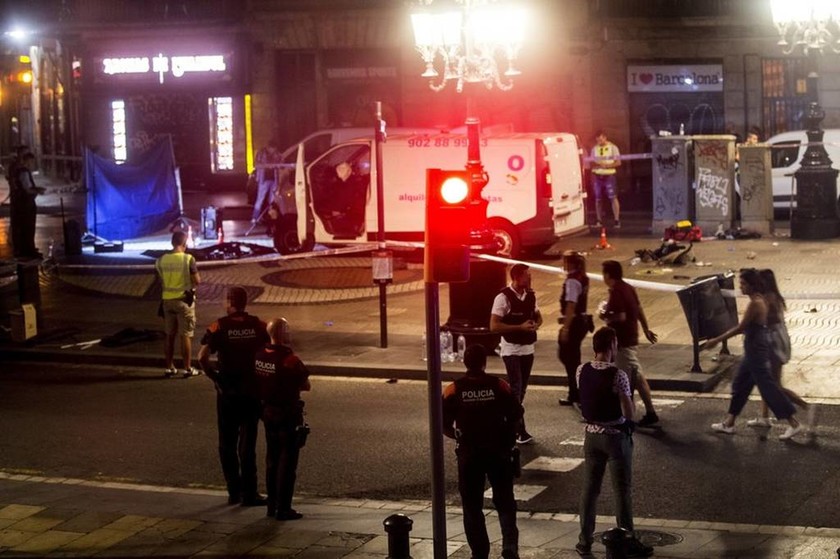 Τρομοκρατικές επιθέσεις σε Βαρκελώνη και Καμπρίλς: Όλα όσα γνωρίζουμε μέχρι στιγμής
