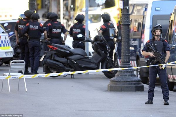 4354BC5600000578 4800282 Pictured Armed police on the streets of Barcelona following this a 26 1503015529376