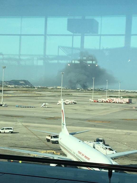 Φωτιά στο αεροδρόμιο της Βαρκελώνης