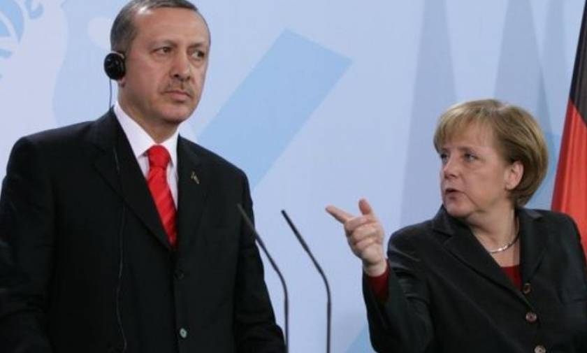 Εκπρόσωπος Μέρκελ προς Ερντογάν: Να μην μπερδεύεσαι στις γερμανικές εκλογές