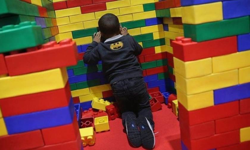 Χρήστες του διαδικτύου δώρισαν 500 κούτες από Lego σε παιδιατρική κλινική