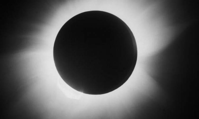 Σήμερα… «το τέλος του κόσμου» - Η ολική έκλειψη ηλίου που τρομάζει τον πλανήτη