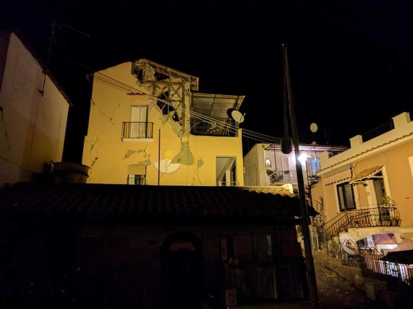 Σεισμός Ιταλία: Δύο νεκροί και δεκάδες τραυματίες - Παιδιά θαμμένα στα ερείπια (Pics+Vids)