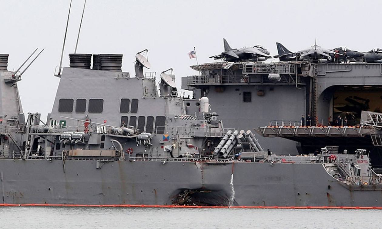 Βρέθηκαν νεκροί ναύτες στο αντιτορπιλικό των ΗΠΑ που συγκρούστηκε με δεξαμενόπλοιο